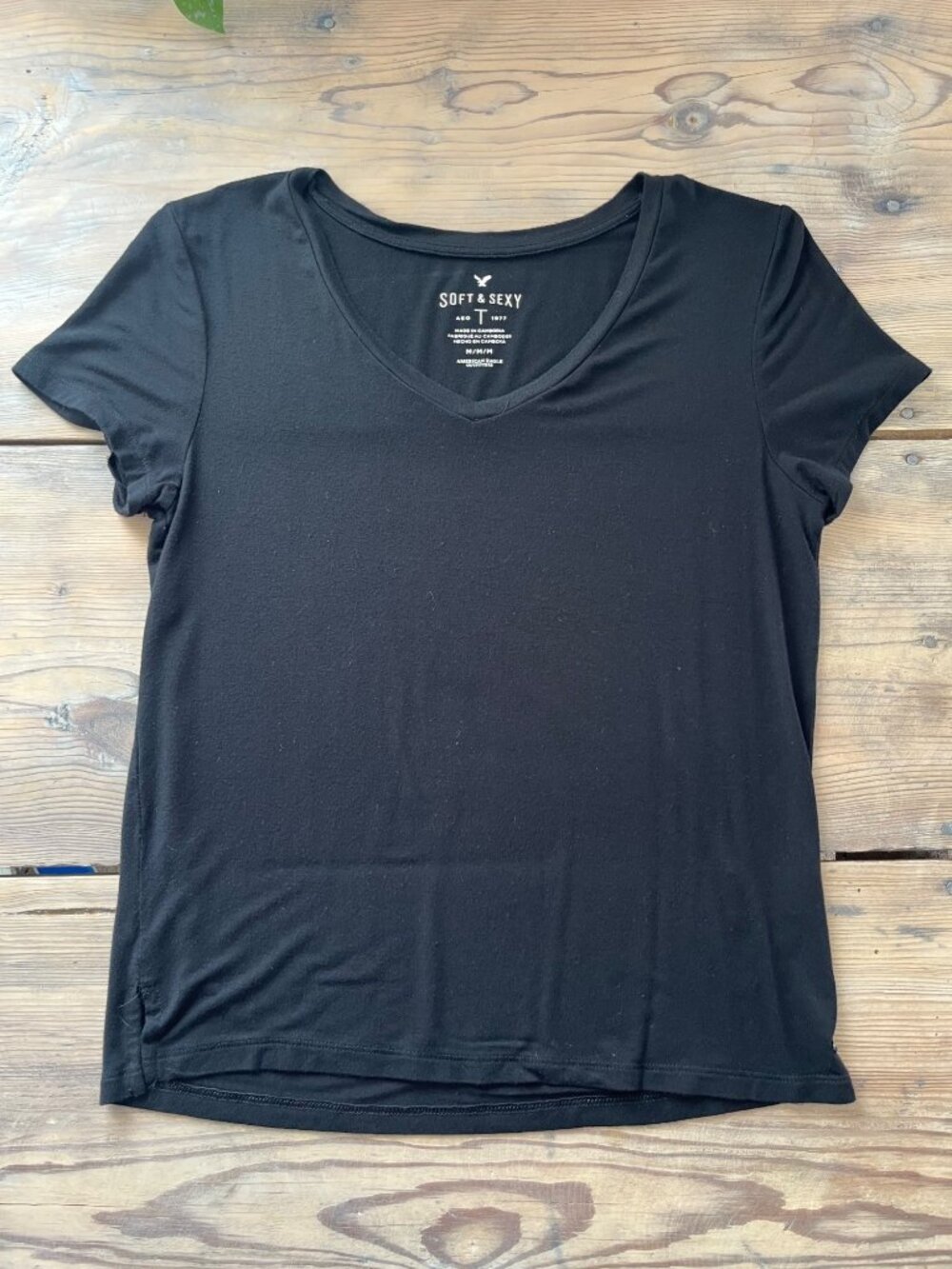 American Eagle Soft & Sexy V-Neck T-Shirt WomensM Black Short Sleeve